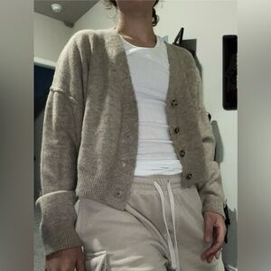 Women’s XL Lulu’s light brown knit sweater with buttons